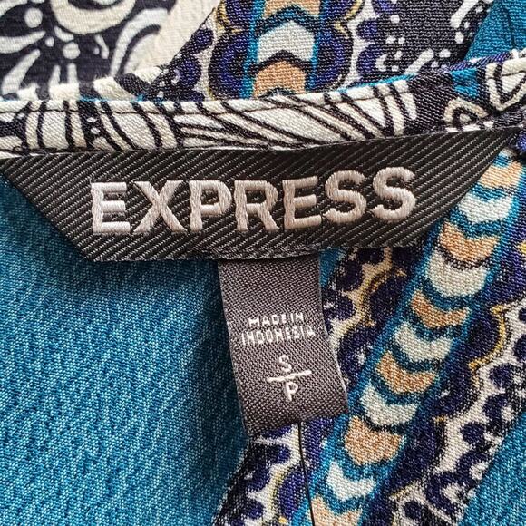 Express Graphic Short Sleeve Shift Dress Size S Petite - Picture 8 of 9